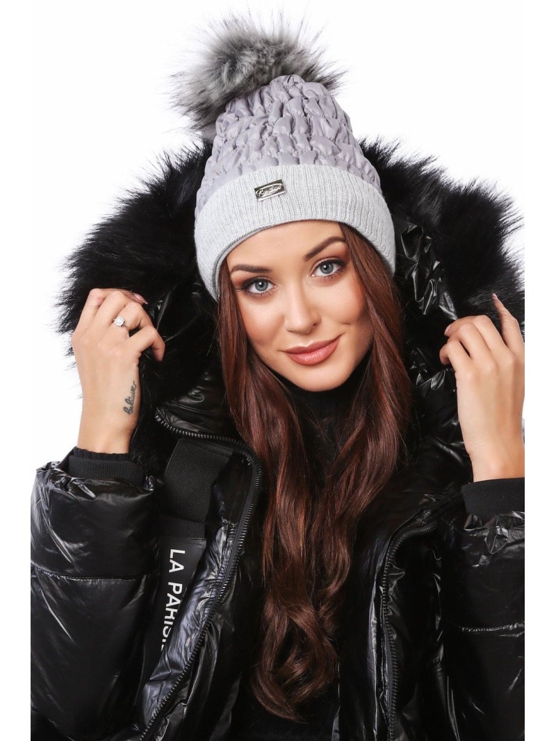 Palarie de iarna din bumbac cu pompon, gri deschis C31 - Magazin online - Boutique